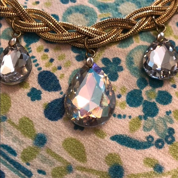 Beautiful Crystal Necklace - Picture 3 of 5